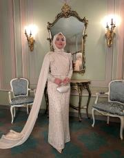 önü drapeli pelerin abiye bej