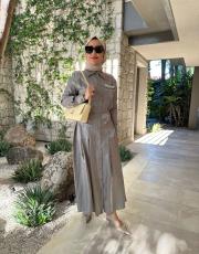 cep detayı taşlı piliseli elbise vizon