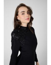 omuzu işlemeli krep elbise siyah