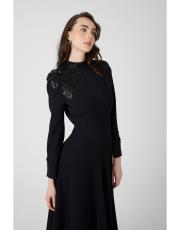 omuzu işlemeli krep elbise siyah 2